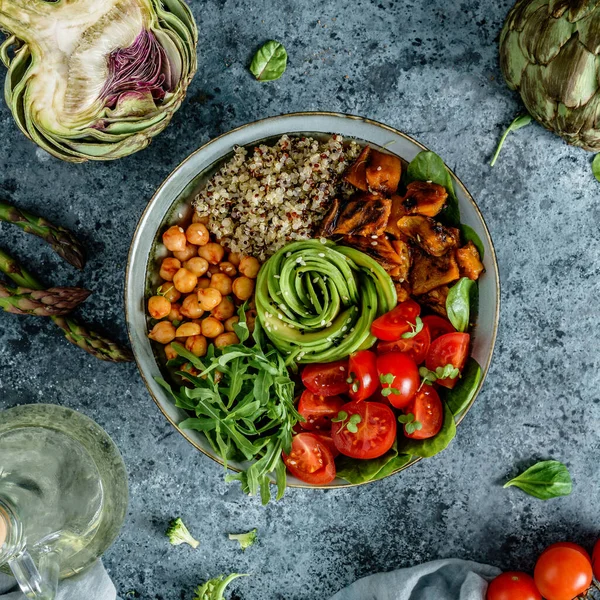 Salată Castron Buddha Cartofi Dulci Coapte Năut Quinoa Roșii Arugula — Fotografie, imagine de stoc