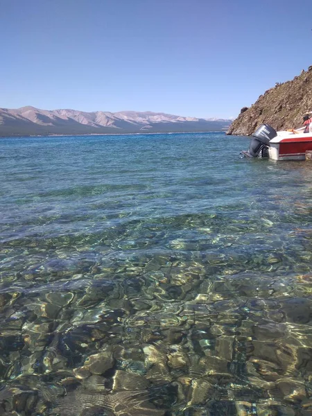 Moğolistan 'daki en taze göl. Bu gölün adı Khuvsgul.. 