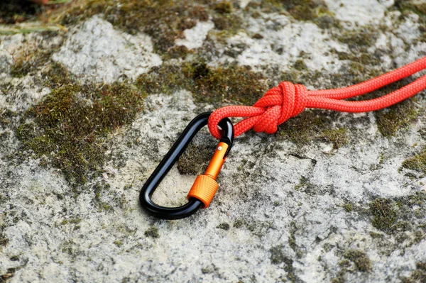 Carabina Metal Para Montanhismo Foto Carabinas Coloridas Conceito Escalada — Fotografia de Stock