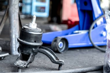 Değişim yeni motoru bağlar, araç bakım.