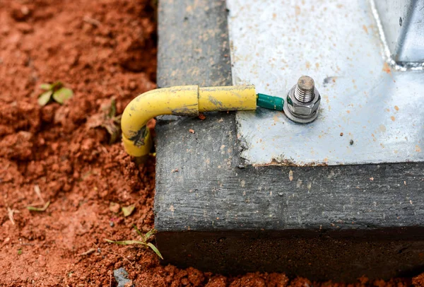 Install Ground Wire Cable Concrete Base — Stock Photo, Image