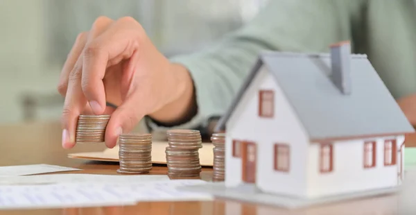 Begreppet Spara Pengar För Att Köpa Ett Hus — Stockfoto
