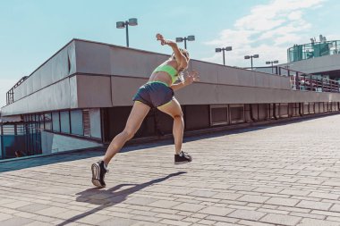Oldukça sportif kadın City adlı koşu