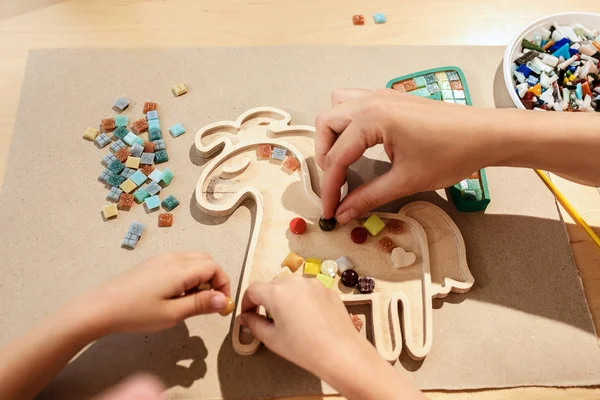 子供たちは、子供の創造的なゲーム モザイク パズル — ストック写真