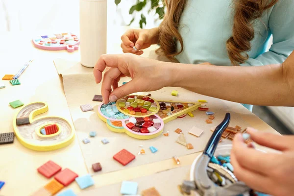 Mozaika Umění Puzzle Pro Děti Dětské Tvůrčí Hra Ruce Jsou — Stock fotografie