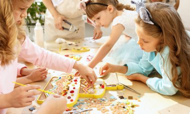 Mozaik puzzle sanat çocuklar, çocuk yaratıcı oyun için.