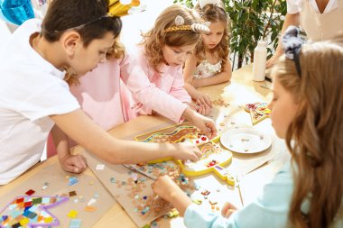 Mozaik puzzle sanat çocuklar, çocuk yaratıcı oyun için.