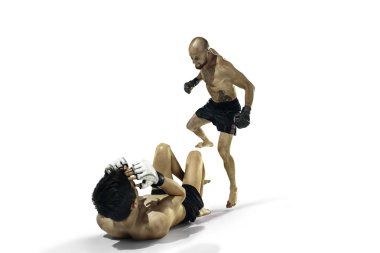 Beyaz stüdyo arka plan üzerinde iki profesyonel boksör boks izole