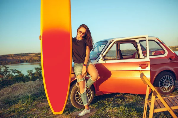 A prancha de surf, o carro, meu . — Fotografia de Stock