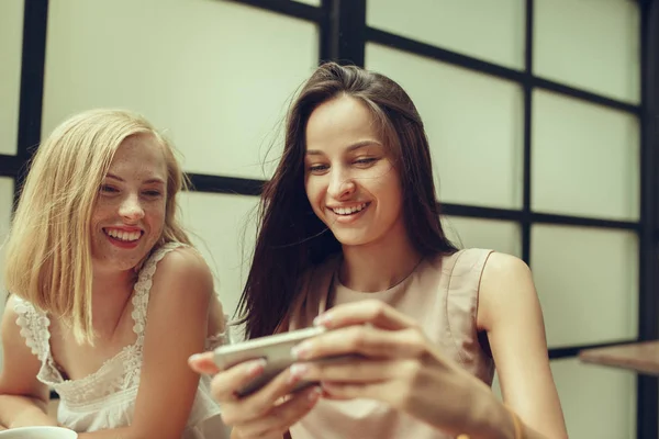 Two Girl Friends Spending Time Together Drinking Coffee Cafe Having — Stock Photo, Image