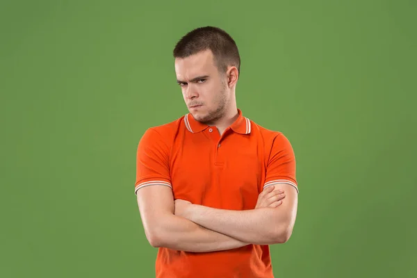 Misstrauen. zweifelnder nachdenklicher Mann mit nachdenklichem Gesichtsausdruck — Stockfoto