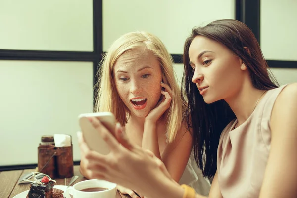 Two Girl Friends Spending Time Together Drinking Coffee Cafe Having — Stock Photo, Image