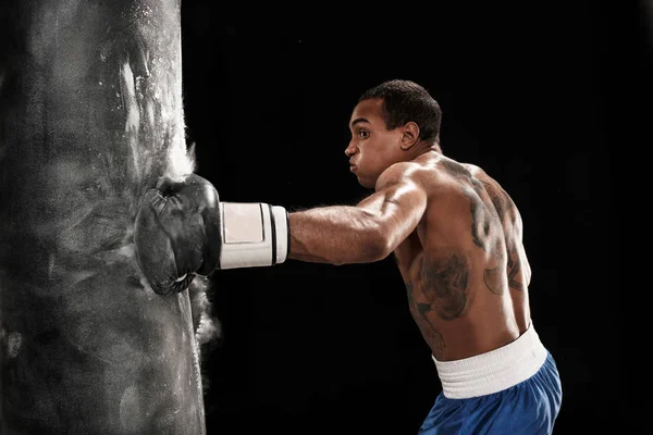 Boxning utbildning och stansning väska — Stockfoto
