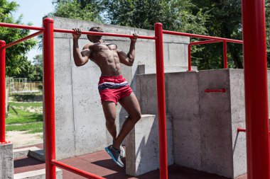 Atlet Stadyumu'nda egzersizleri yapıyor