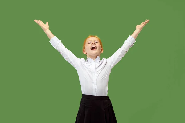 Ganar éxito chica adolescente feliz extático celebrando ser un ganador. Imagen energética dinámica del modelo femenino — Foto de Stock