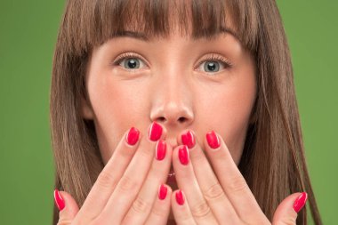 uzun saçlı güzel kadın yüz portre genç sarışın öpücük