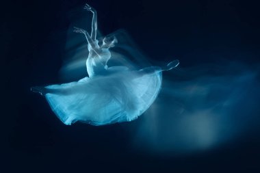 fotoğraf resim - güzel balerin peçe ile şehvetli ve duygusal dansı olarak