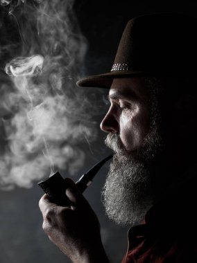 üst düzey sigara tütün boru dramatik portresi