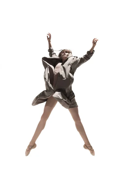 美丽苗条的年轻女性现代爵士乐当代风格芭蕾舞演员 — 图库照片