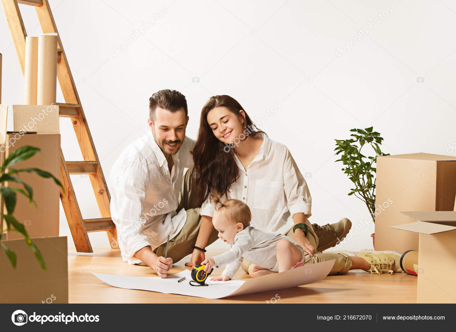 Банковские карты для детей. Семейное консультирование. Ипотека. Отп банк кредит наличными реклама. Дети кредитная карта родители.