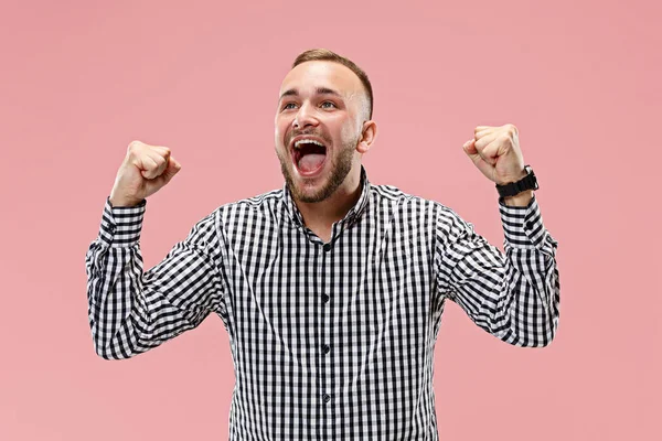 Ganhar o sucesso homem feliz extático celebrando ser um vencedor. Imagem energética dinâmica do modelo masculino — Fotografia de Stock