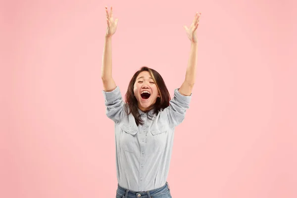 Ganhar mulher de sucesso feliz extático celebrando ser um vencedor. Imagem energética dinâmica do modelo feminino — Fotografia de Stock