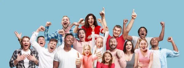 Collage de triunfar hombres y mujeres felices celebrando ser un ganador . — Foto de Stock