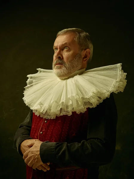 Retrato oficial del gobernador histórico de la edad de oro. Estudio disparo contra la pared oscura . — Foto de Stock