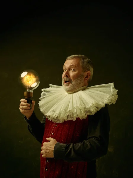 Retrato oficial do governador histórico da era dourada. Estúdio tiro contra a parede escura . — Fotografia de Stock