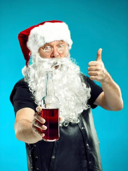 Portret van Man in Santa Claus kostuum — Stockfoto