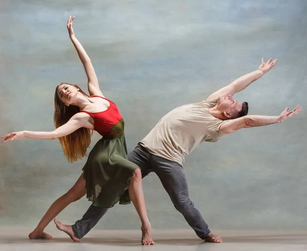 Zwei tanzende Personen — Stockfoto