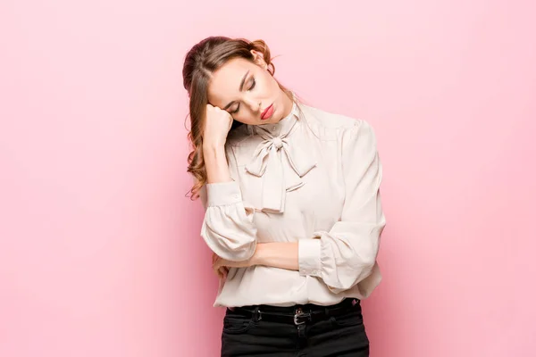 Retrato de disgustado disgustada cara de mujer fruncida como va a llorar — Foto de Stock