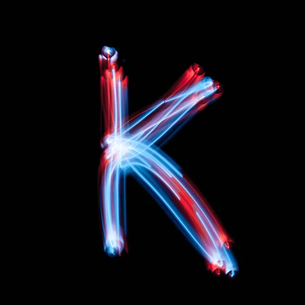 Huruf K dari alfabet yang dibuat dari tanda-tanda neon — Stok Foto