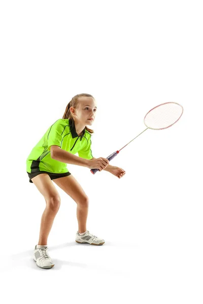 Un caucásico joven adolescente chica jugando bádminton jugador aislado en blanco fondo — Foto de Stock