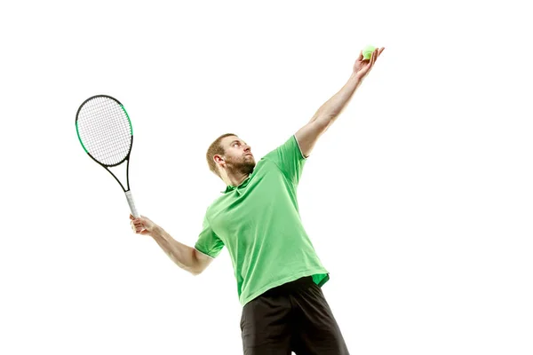 एक काकेशियन आदमी सफेद पृष्ठभूमि पर अलग टेनिस खिलाड़ी खेल रहा है — स्टॉक फ़ोटो, इमेज