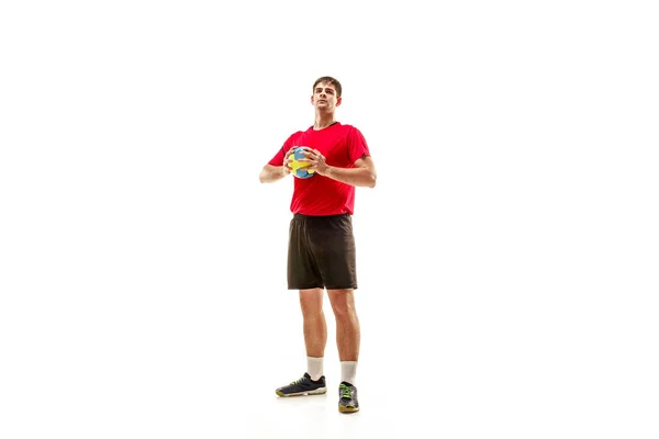 El único joven caucásico como jugador de balonmano en el estudio sobre fondo blanco — Foto de Stock