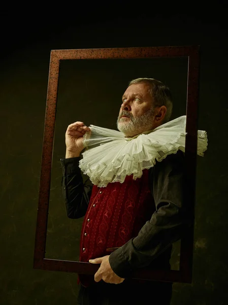 Retrato oficial do governador histórico da era dourada. Estúdio tiro contra a parede escura . — Fotografia de Stock