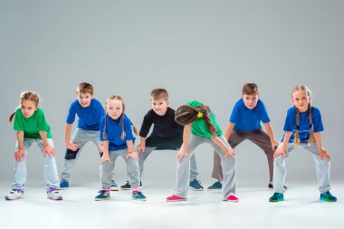 Çocuklar dans okulu, bale, hiphop, sokak, funky ve modern dansçılar
