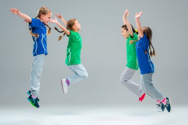 Çocuklar dans okulu, bale, hiphop, sokak, funky ve modern dansçılar