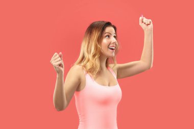 Güzel kadın sürpriz olarak izole mercan arıyor