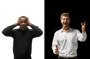 başarı mutlu afro ve beyaz erkekler. Karışık çift. İnsan yüz duyguları kavramı.