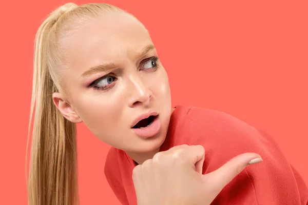 Portrait of the scared woman on coral — Stock Photo, Image