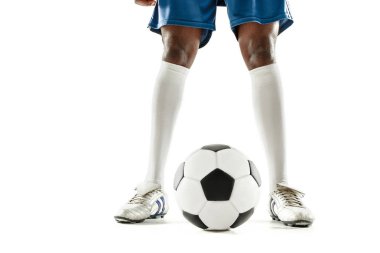 beyaz izole futbol oyuncu yakın çekim bacaklar