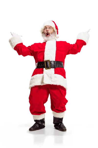 Hey, Hallo. Holly jolly x mas feestelijke noel. Volledige lengte van grappige santa in headwear, kostuum — Stockfoto