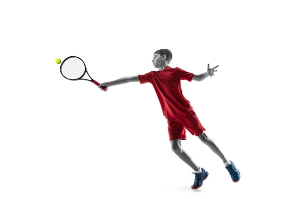 白で隔離される若いテニス選手 — ストック写真