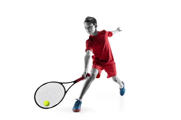 Jeune joueur de tennis isolé sur blanc — Photo