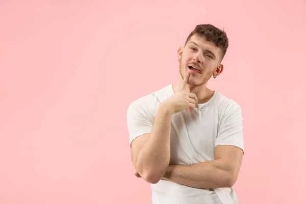 Junge ernsthafte nachdenkliche Geschäftsmann. Zweifelhaftes Konzept. — Stockfoto