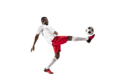Beyaz arka plan üzerinde izole Afrika futbol futbolcu