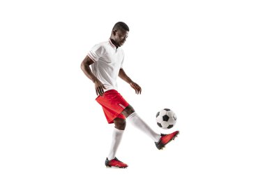 Beyaz arka plan üzerinde izole Afrika futbol futbolcu