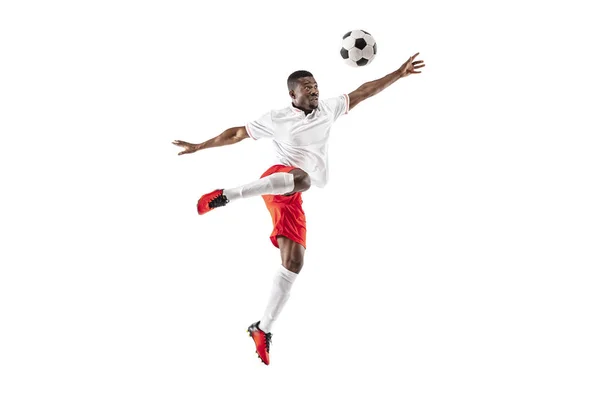 Jogador profissional de futebol africano isolado em fundo branco — Fotografia de Stock